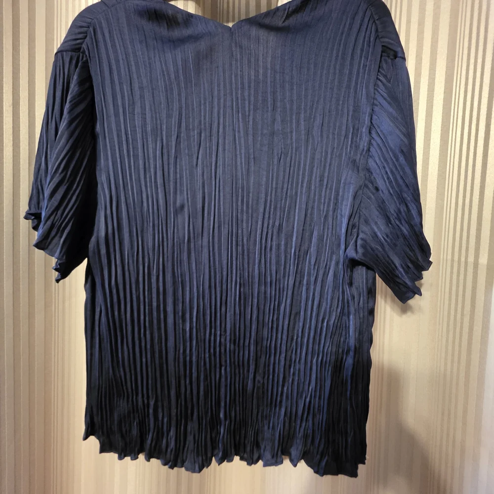 Vince Navy Blue Pleated Blouse - Picture 2 of 4